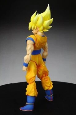 Dragonball Z - Super Saiyan Son Goku FiguArts Figur -Spielzeugverkauf 3fb50c3d8723432f7c8026419fcad4c5744670cc9c5f11f503b22fe312c044dc