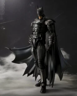 Batman - Injustice: Gods Among Us Figuarts Figur -Spielzeugverkauf 506f7d54e2814f07301ef0fb62ff08fd50cc543704db53490b527189b3cdacad